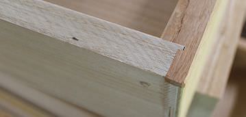 上等な箪笥は閉まらない?